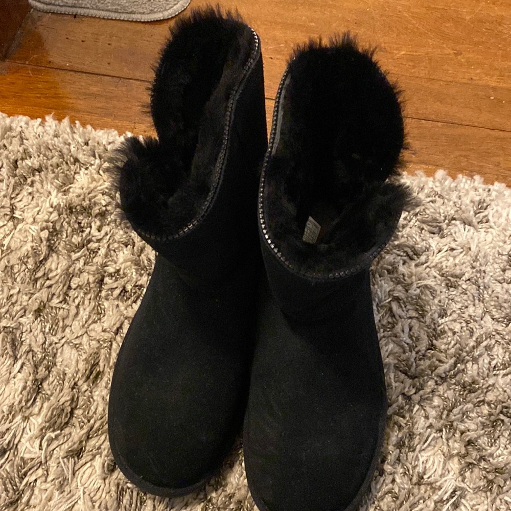 UGG women’s boots,size 10